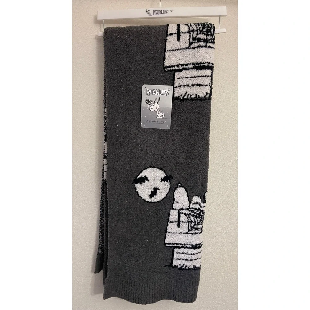 Peanuts Snoopy Blanket Throw Gray Character Graphic Cozy Soft‎ Home Decor